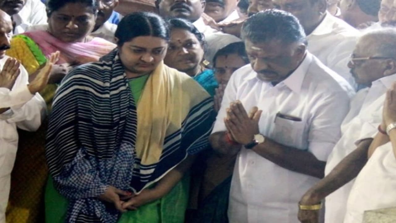 ஓபிஎஸ் தீபா ஏன் இணைந்து செயல்படவில்லை? அதிர்ச்சி தகவல்கள் ஓபிஎஸ் தீபா ஏன் இணைந்து செயல்படவில்லை? அதிர்ச்சி தகவல்கள்