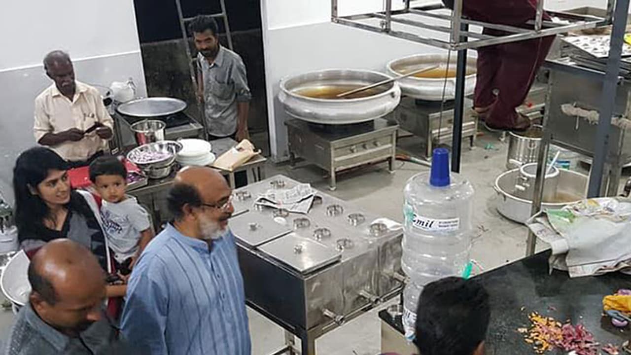 ജനകീയ ഭക്ഷണശാലയ്ക്ക് ആലപ്പുഴയില് തുടക്കം ജനകീയ ഭക്ഷണശാലയ്ക്ക് ആലപ്പുഴയില് തുടക്കം