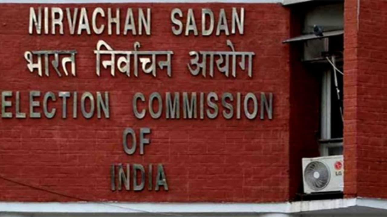 ஓராண்டுக்குள் ஆர்.கே நகர் தேர்தல் நடத்தப்படும் தேர்தல் ஆணையம் அதிகாரபூர்வ அறிவிப்பு ஓராண்டுக்குள் ஆர்.கே நகர் தேர்தல் நடத்தப்படும் தேர்தல் ஆணையம் அதிகாரபூர்வ அறிவிப்பு