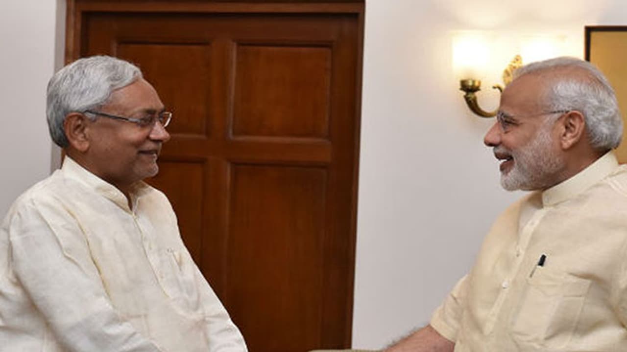 नीतीश कुमार ने जताया पीएम मोदी के नेतृत्व पर भरोसा: एनडीए बैठक के लिए पहुंचे दिल्ली