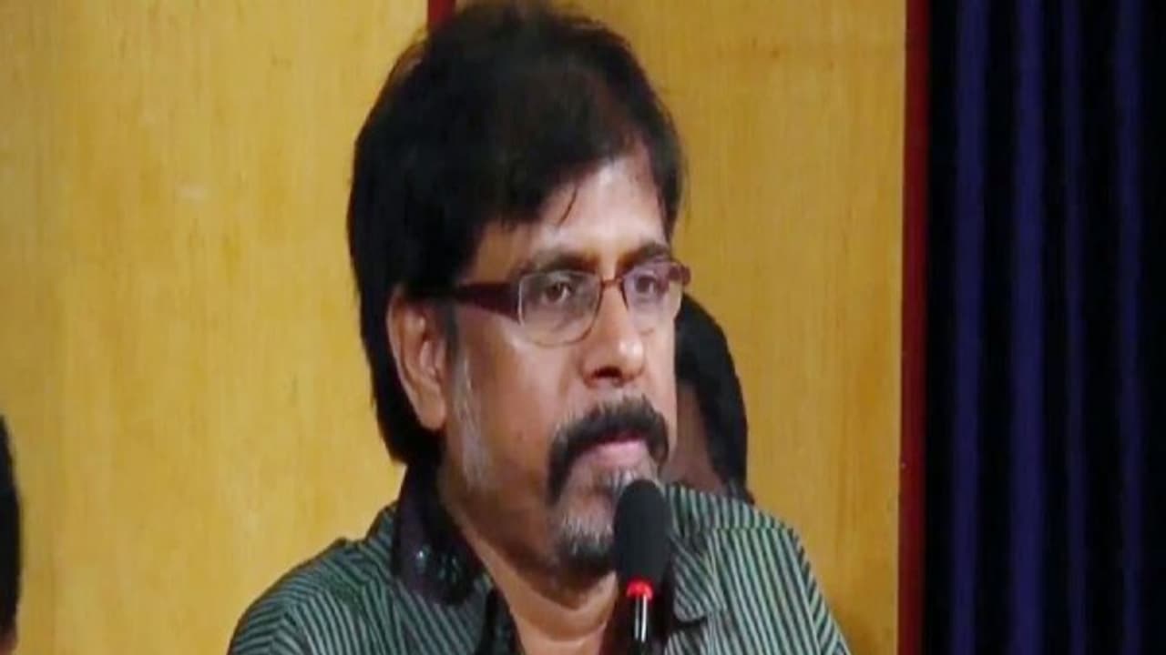 கொரோனாவில் தப்பித்து பட்டினி சாவுகளை எதிர்நோக்கும் தொழிலாளர்கள்! முதல்வருக்கு ஆர்.கே.செல்வமணி வேண்டுகோள்! கொரோனாவில் தப்பித்து பட்டினி சாவுகளை எதிர்நோக்கும் தொழிலாளர்கள்! முதல்வருக்கு ஆர்.கே.செல்வமணி வேண்டுகோள்!