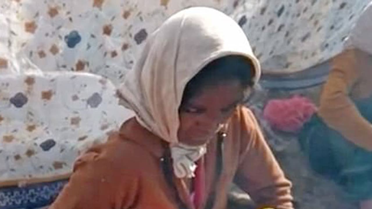 ഗര്‍ഭസ്ഥശിശു മരിച്ചെന്ന് പറഞ്ഞ് ചികില്‍സ നിഷേധിച്ചു; കുഞ്ഞിന് വയലില്‍ ജന്മം നല്‍കി യുവതി