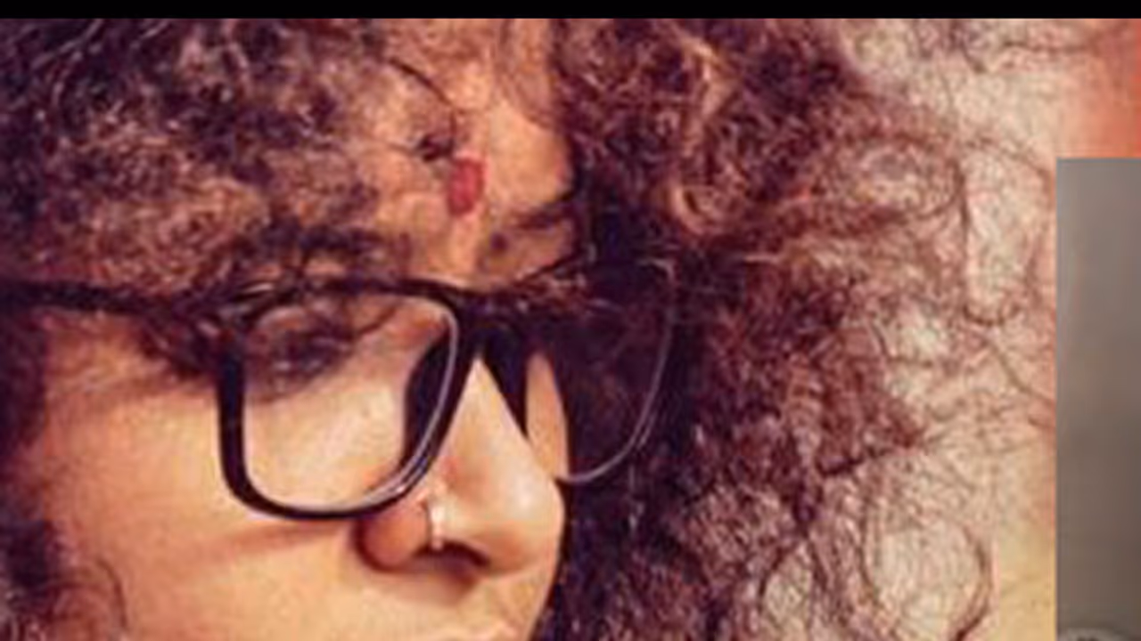 വ്ലോഗര് ലക്ഷ്മിക്ക് ഒരു സര്ട്ടിഫൈഡ് ബുദ്ധി ജീവിയുടെ കുറിപ്പ് വ്ലോഗര് ലക്ഷ്മിക്ക് ഒരു സര്ട്ടിഫൈഡ് ബുദ്ധി ജീവിയുടെ കുറിപ്പ്