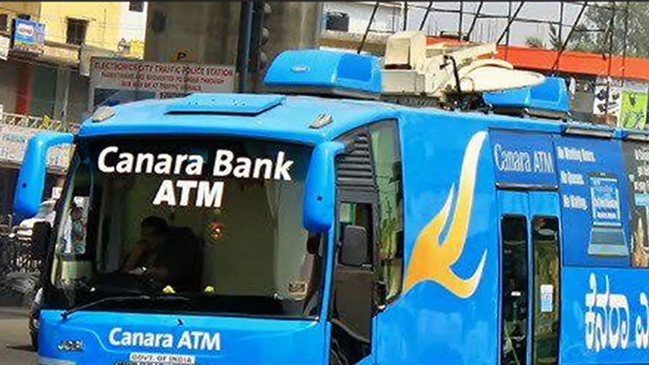 Banks bring out 'ATM on wheels' to ease public woes!
