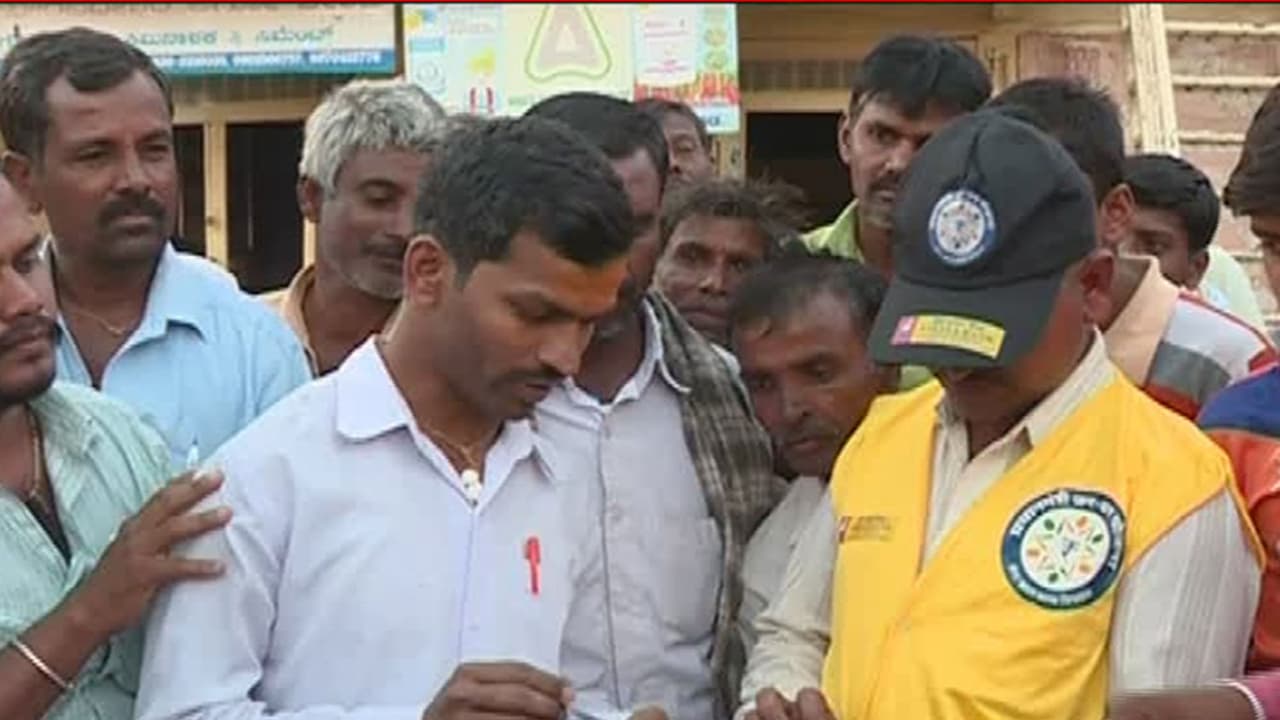 ಕರುನಾಡಿನಲ್ಲಿದೆ ಮೋದಿ ಕನಸಿನ ಗ್ರಾಮ : ಇಲ್ಲಿ ಎಲ್ಲವೂ ನಗದು ರಹಿತ ವಹಿವಾಟು ಕರುನಾಡಿನಲ್ಲಿದೆ ಮೋದಿ ಕನಸಿನ ಗ್ರಾಮ : ಇಲ್ಲಿ ಎಲ್ಲವೂ ನಗದು ರಹಿತ ವಹಿವಾಟು