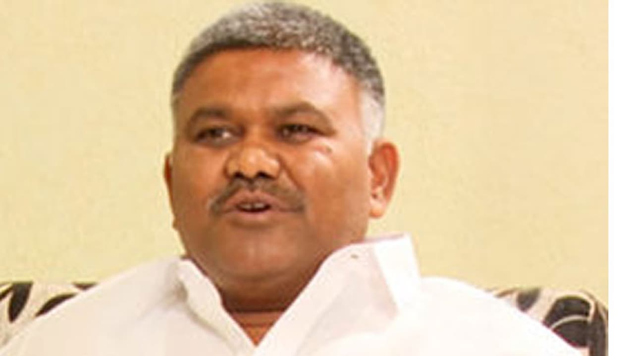 కోర్టులో ఆ ఛార్జ్‌షీట్ మాయం చేయించాడు.. 40 లక్షలు ఖర్చు : జేసీ ప్రభాకర్ రెడ్డిపై పెద్దారెడ్డి ఆరోపణలు