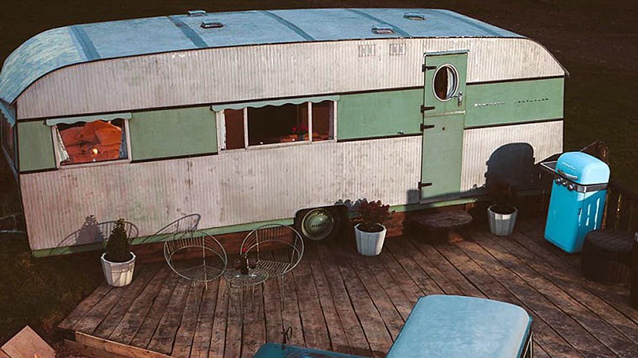 ഇതൊരു കാരവനല്ല ഇപ്പോള്, ഹോളിഡേ ഹോം; അമ്പരപ്പിക്കുന്ന മാറ്റം കാണൂ ഇതൊരു കാരവനല്ല ഇപ്പോള്, ഹോളിഡേ ഹോം; അമ്പരപ്പിക്കുന്ന മാറ്റം കാണൂ