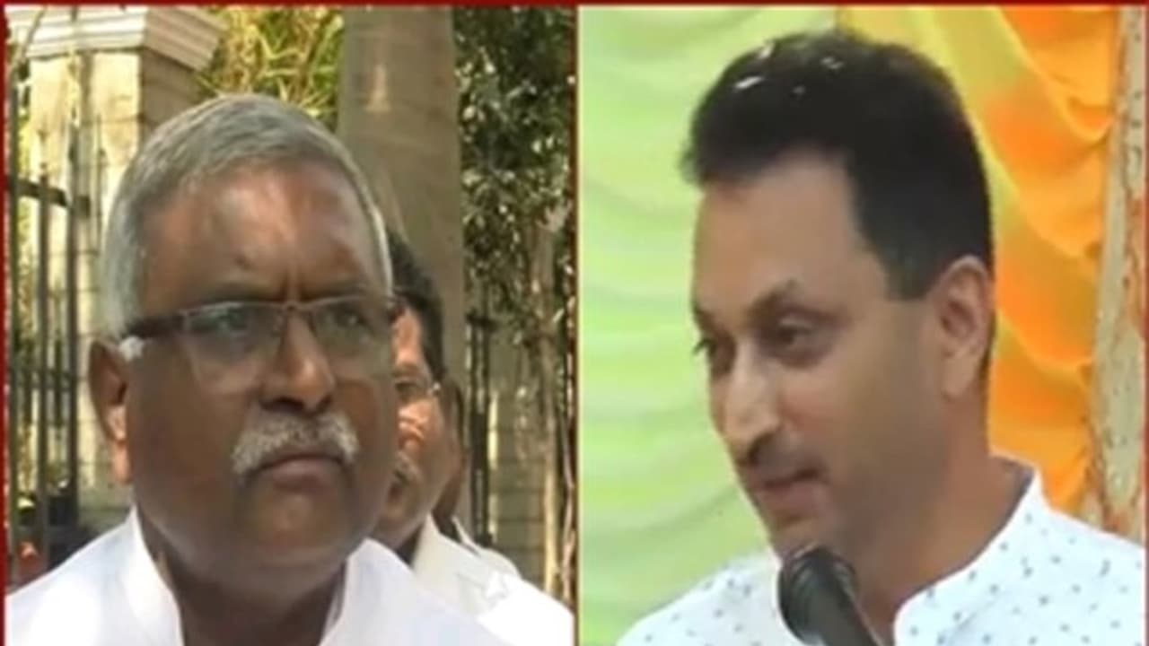 மத்திய அமைச்சரின் நாக்கை வெட்டுபவருக்கு 1 கோடி ரூபாய் பரிசு ! கர்நாடகா முன்னாள் பஞ்சாயத்து உறுப்பினரின் அதிரடி பேச்சு !! மத்திய அமைச்சரின் நாக்கை வெட்டுபவருக்கு 1 கோடி ரூபாய் பரிசு ! கர்நாடகா முன்னாள் பஞ்சாயத்து உறுப்பினரின் அதிரடி பேச்சு !!