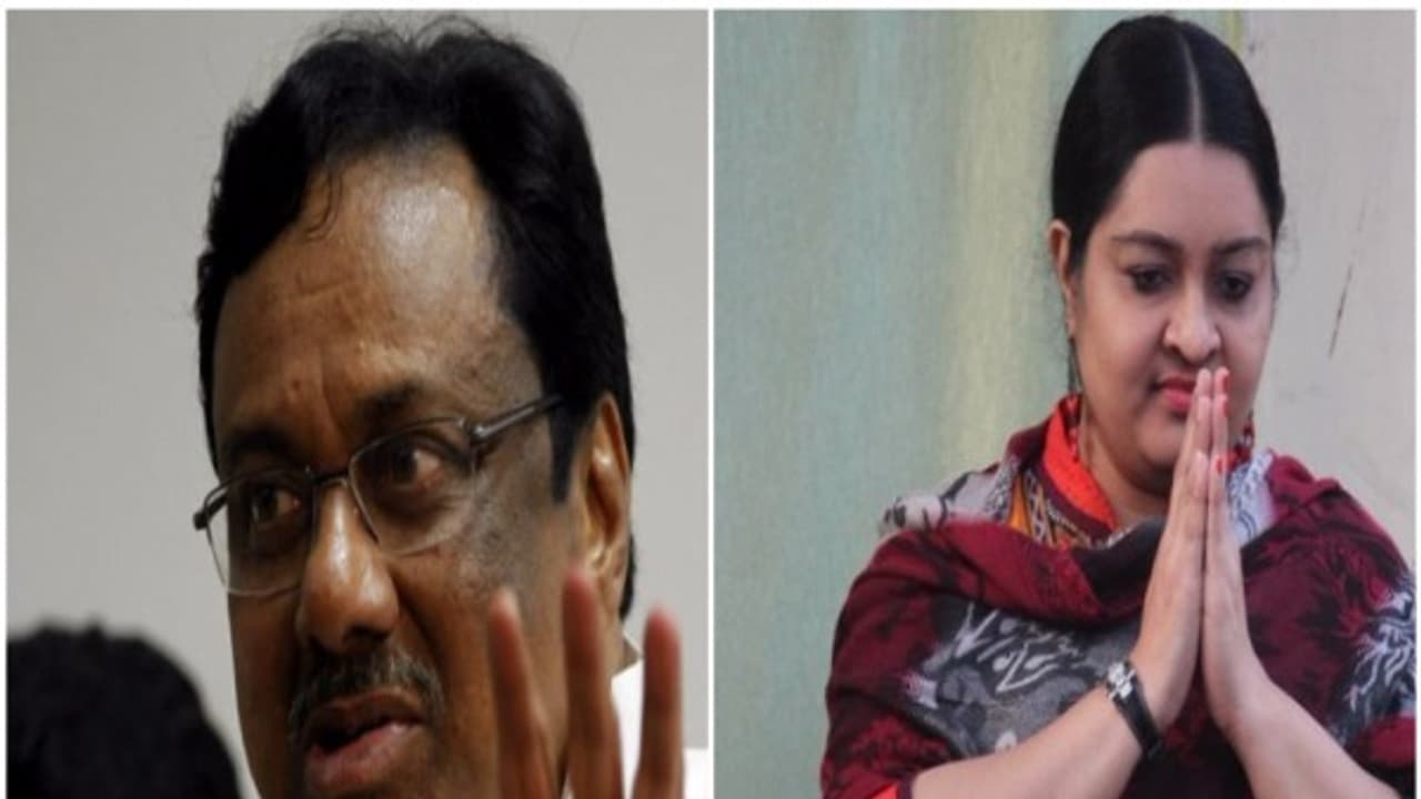 "தீபா முதல்வராக வேண்டும்" ஈ.வி.கே.எஸ். போட்ட புது குண்டு!! "தீபா முதல்வராக வேண்டும்" ஈ.வி.கே.எஸ். போட்ட புது குண்டு!!