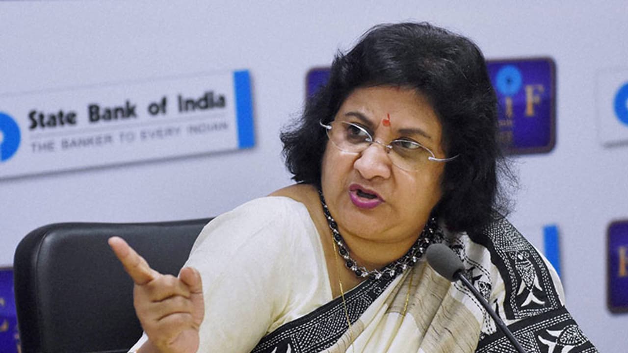 SBI की पूर्व चेयरमैन ने कहा, म्यूचुअल फंड, NBFC की लिक्विडिटी के लिए उपाय की जरूरत SBI की पूर्व चेयरमैन ने कहा, म्यूचुअल फंड, NBFC की लिक्विडिटी के लिए उपाय की जरूरत