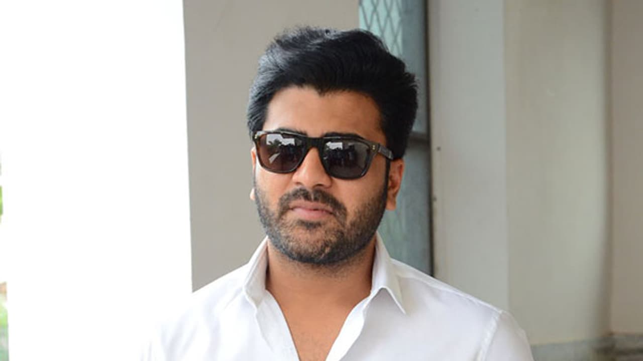 శర్వానంద్ కి షాకిచ్చిన బాహుబలి నిర్మాతలు శర్వానంద్ కి షాకిచ్చిన బాహుబలి నిర్మాతలు