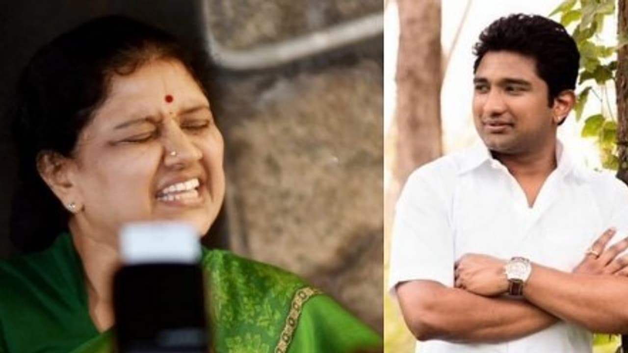 சசிகலாவை வாரம் ஒருமுறை மட்டுமே பார்க்க அனுமதி... விவேக்குக்கு ஆப்பு வைத்த பெங்களூரு முக்கிய புள்ளி! சசிகலாவை வாரம் ஒருமுறை மட்டுமே பார்க்க அனுமதி... விவேக்குக்கு ஆப்பு வைத்த பெங்களூரு முக்கிய புள்ளி!