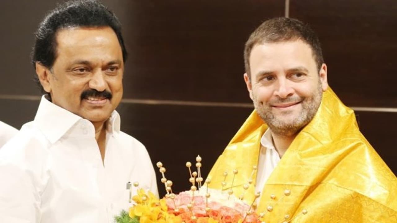 తమిళనాడు: తేలని సీట్ల పంచాయతీ.. విచ్ఛిన్నం దిశగా డీఎంకే కాంగ్రెస్ కూటమి..?