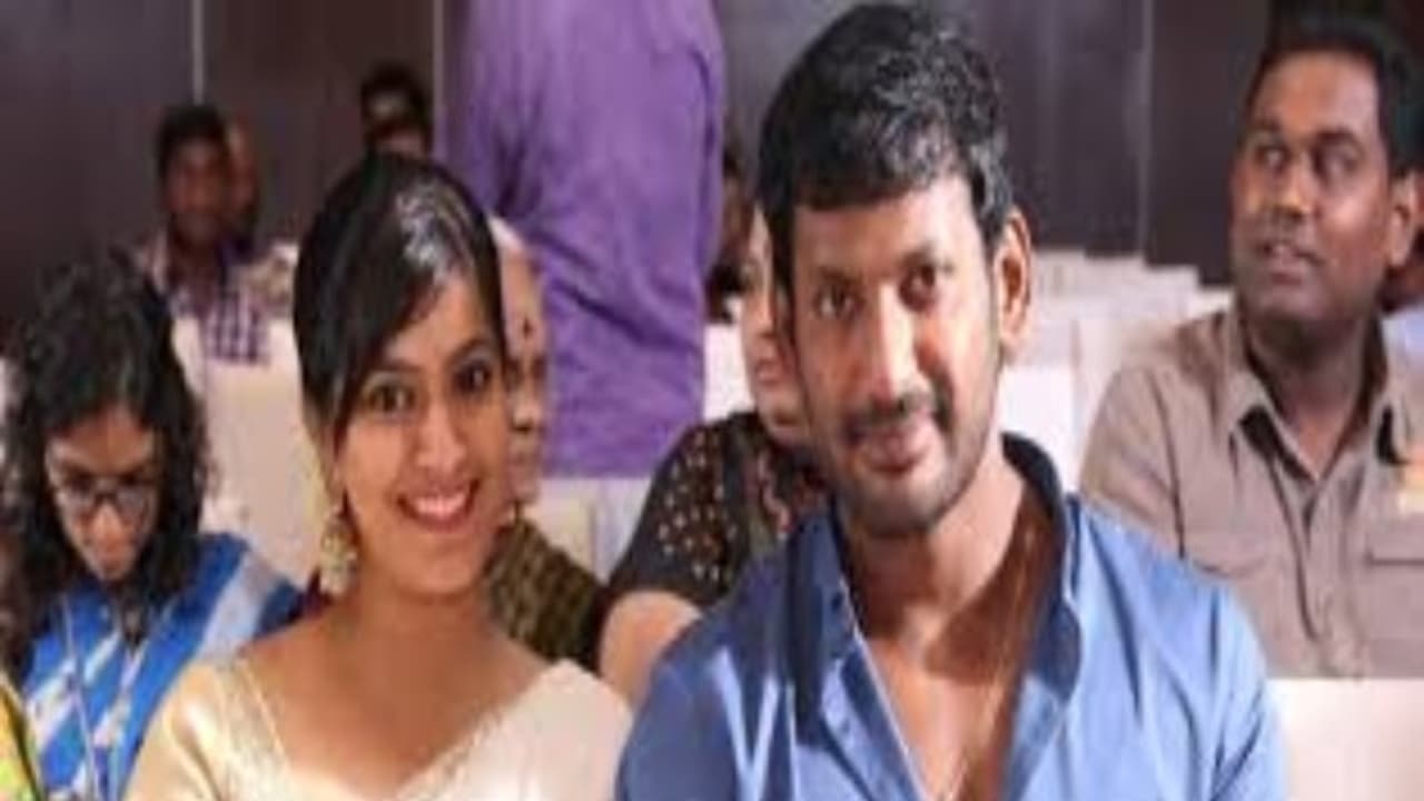 வரலக்ஷ்மி எனக்கு கிடைத்த "பொக்கிஷம்"...! மனமுருகி பேசிய விஷால்..! வரலக்ஷ்மி எனக்கு கிடைத்த "பொக்கிஷம்"...! மனமுருகி பேசிய விஷால்..!