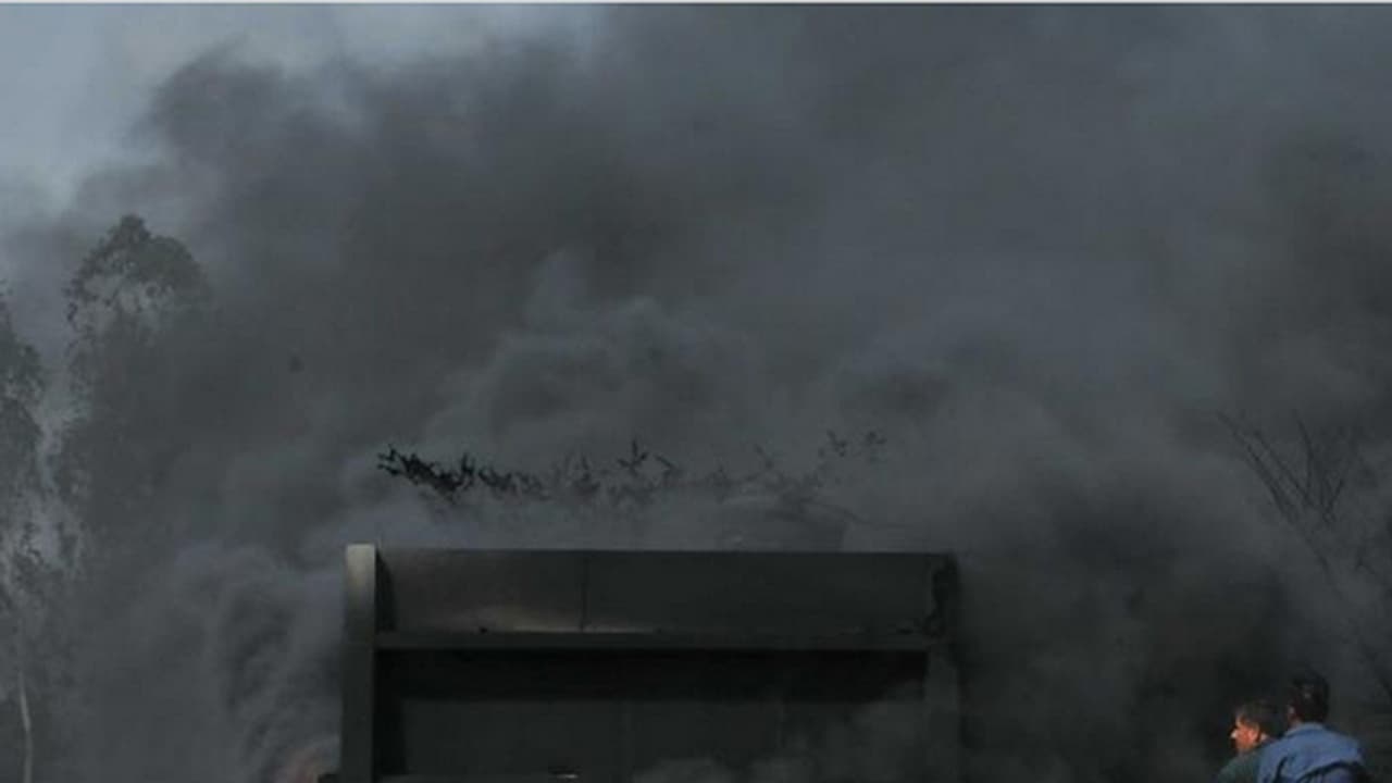 ఆయిల్ ట్యాంకర్ పేలి 20 మంది మృతి: 80 మందికి గాయాలు ఆయిల్ ట్యాంకర్ పేలి 20 మంది మృతి: 80 మందికి గాయాలు