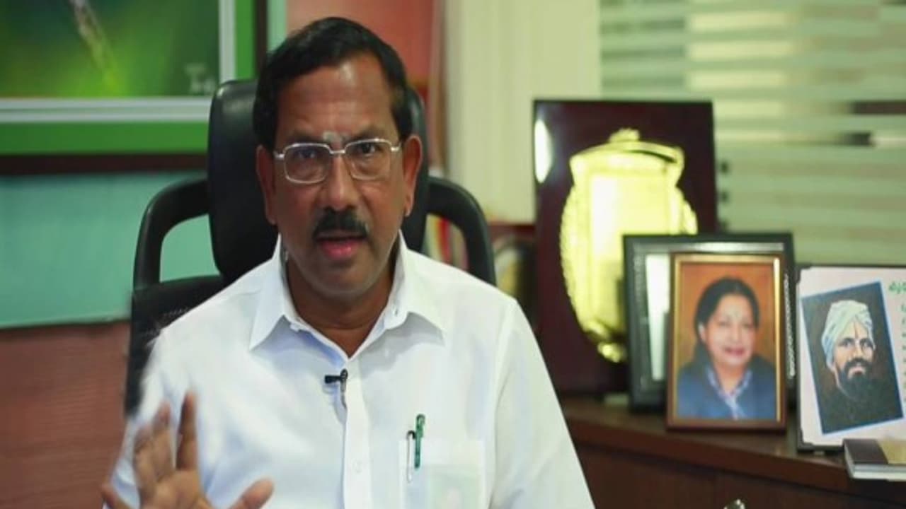 "இது ஜெ. ஆட்சி இல்லை.. ஊழல் ஆட்சி" மாஃபா பாண்டியராஜன் பரபரப்பு பேட்டி!! "இது ஜெ. ஆட்சி இல்லை.. ஊழல் ஆட்சி" மாஃபா பாண்டியராஜன் பரபரப்பு பேட்டி!!