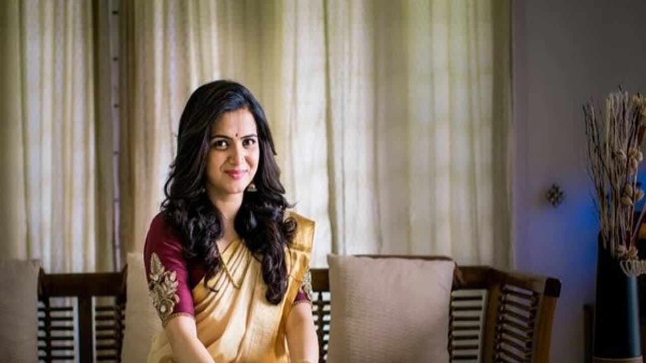 முதல் முறையாக அம்மாவின் புகைப்படத்தை வெளியிட்ட டிடி..! முதல் முறையாக அம்மாவின் புகைப்படத்தை வெளியிட்ட டிடி..!