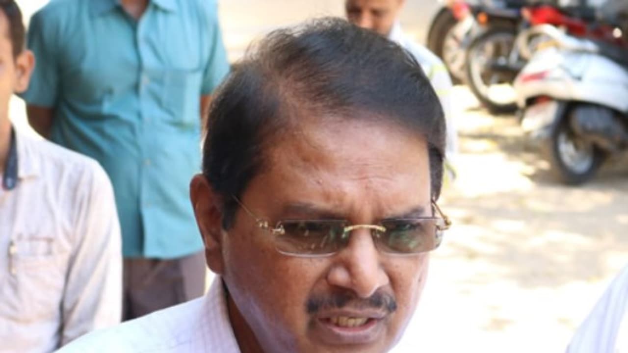 தனிக்கட்சி துவங்க ரகசிய ஆலோசனை... பாஜக உத்தரவால் மூன்று முறை சந்தித்த திருமாவளவன்..! தனிக்கட்சி துவங்க ரகசிய ஆலோசனை... பாஜக உத்தரவால் மூன்று முறை சந்தித்த திருமாவளவன்..!