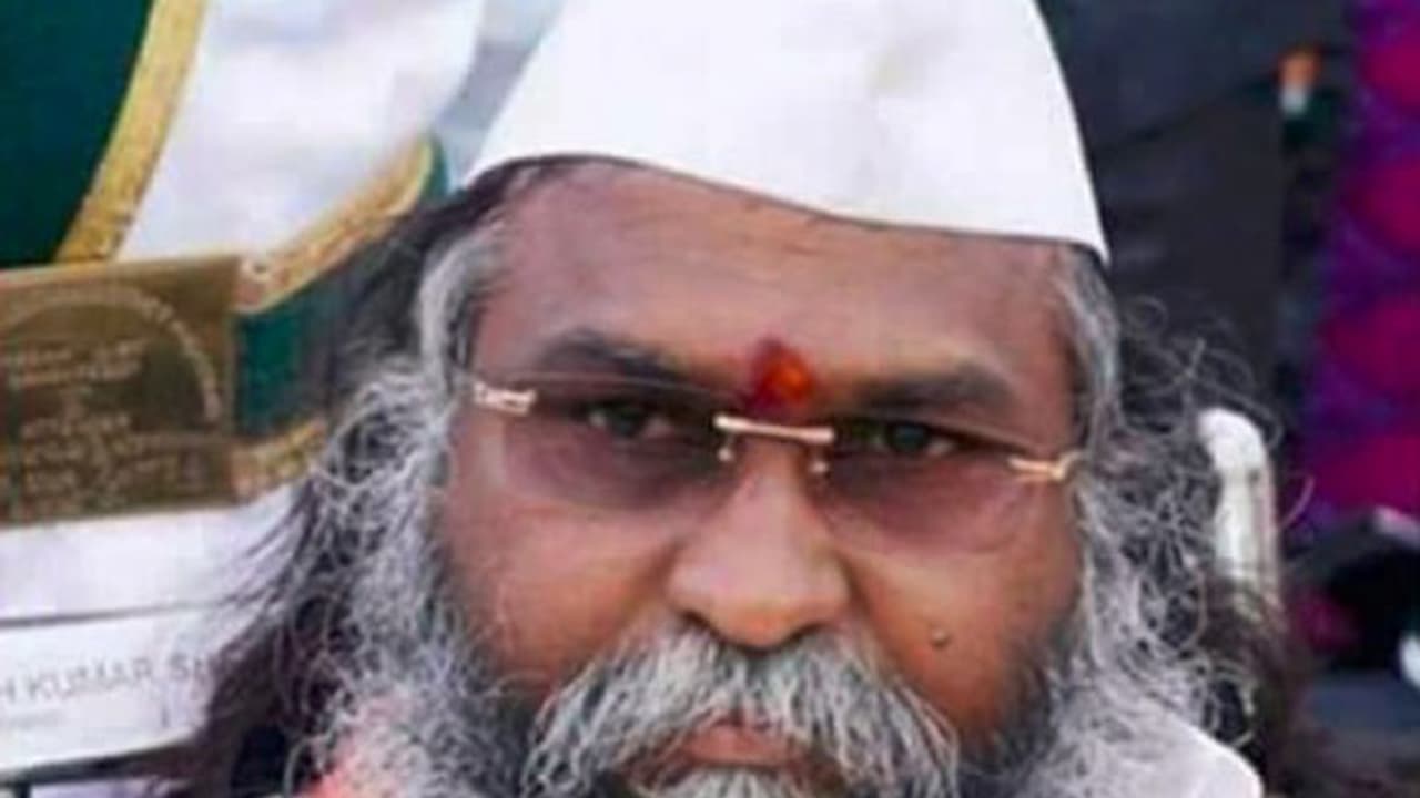 కెసిఆర్ సొంత నియోజకవర్గంనుంచి ఎందుకు పోటీ చేయరు? కెసిఆర్ సొంత నియోజకవర్గంనుంచి ఎందుకు పోటీ చేయరు?