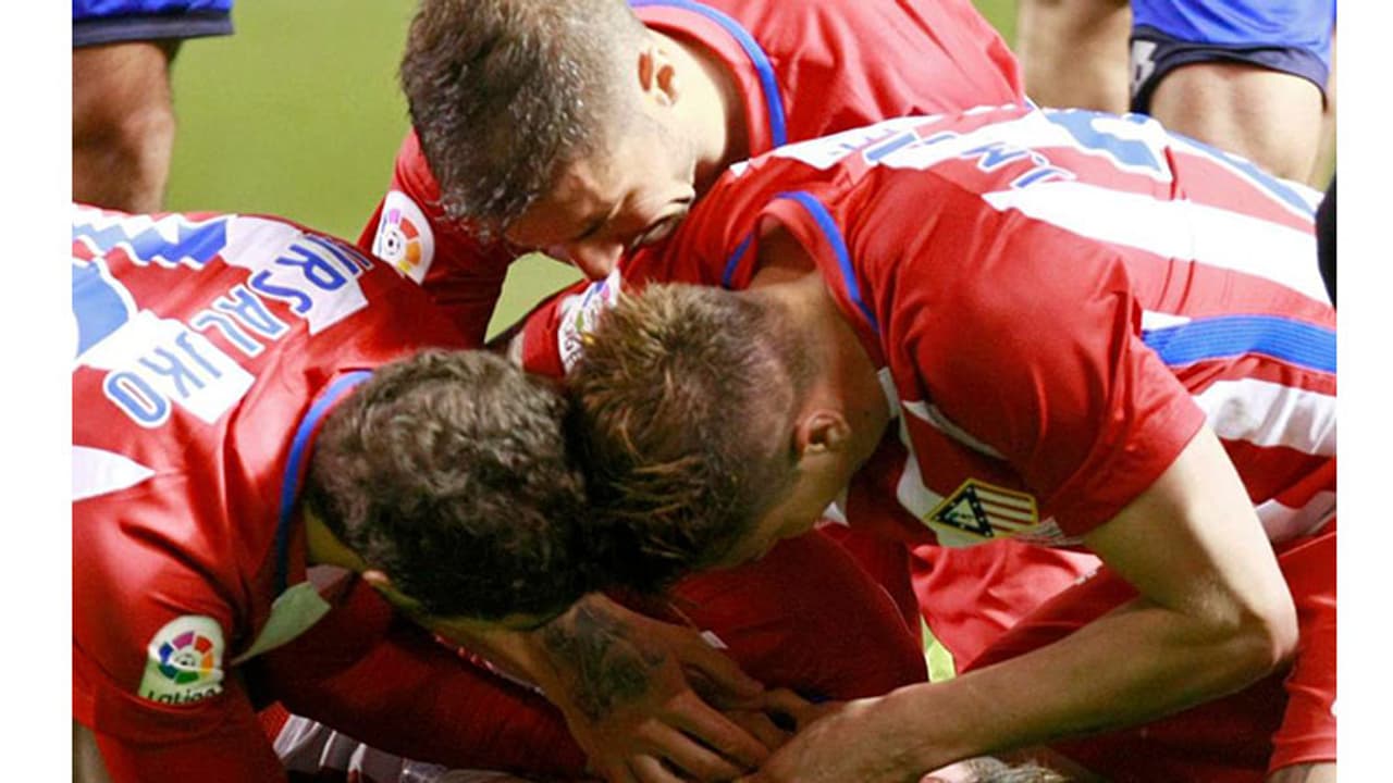 ടോറസിന്റെ ജീവന് രക്ഷിച്ചത് സഹതാരങ്ങളുടെ നിര്ണായക ഇടപെടല് ടോറസിന്റെ ജീവന് രക്ഷിച്ചത് സഹതാരങ്ങളുടെ നിര്ണായക ഇടപെടല്