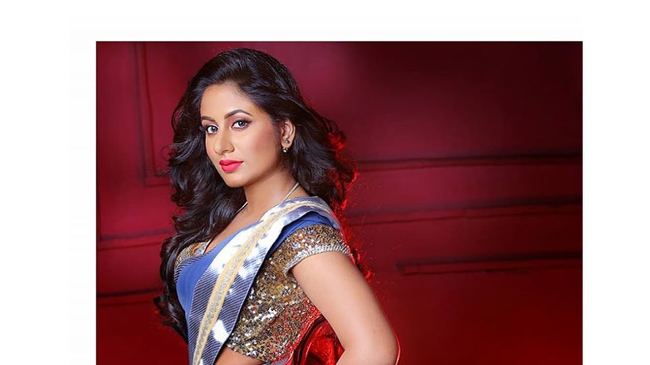 യുട്യൂബ് വീഡിയോ; കുപ്രചരണങ്ങളോട് പൊട്ടിത്തെറിച്ച് ജ്യോതി കൃഷ്ണ യുട്യൂബ് വീഡിയോ; കുപ്രചരണങ്ങളോട് പൊട്ടിത്തെറിച്ച് ജ്യോതി കൃഷ്ണ