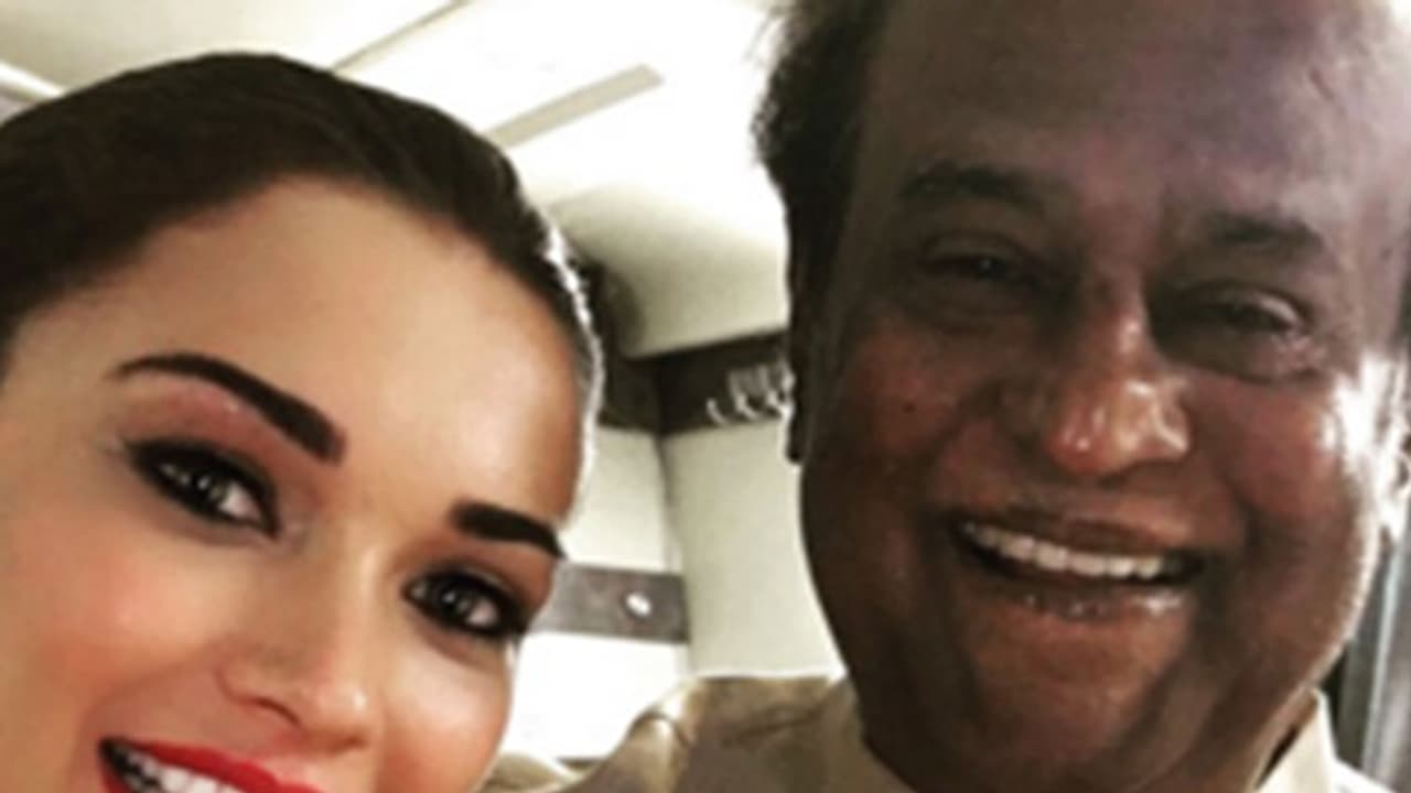 Amy Jackson's cute selfie with Rajinikanth Amy Jackson's cute selfie with Rajinikanth