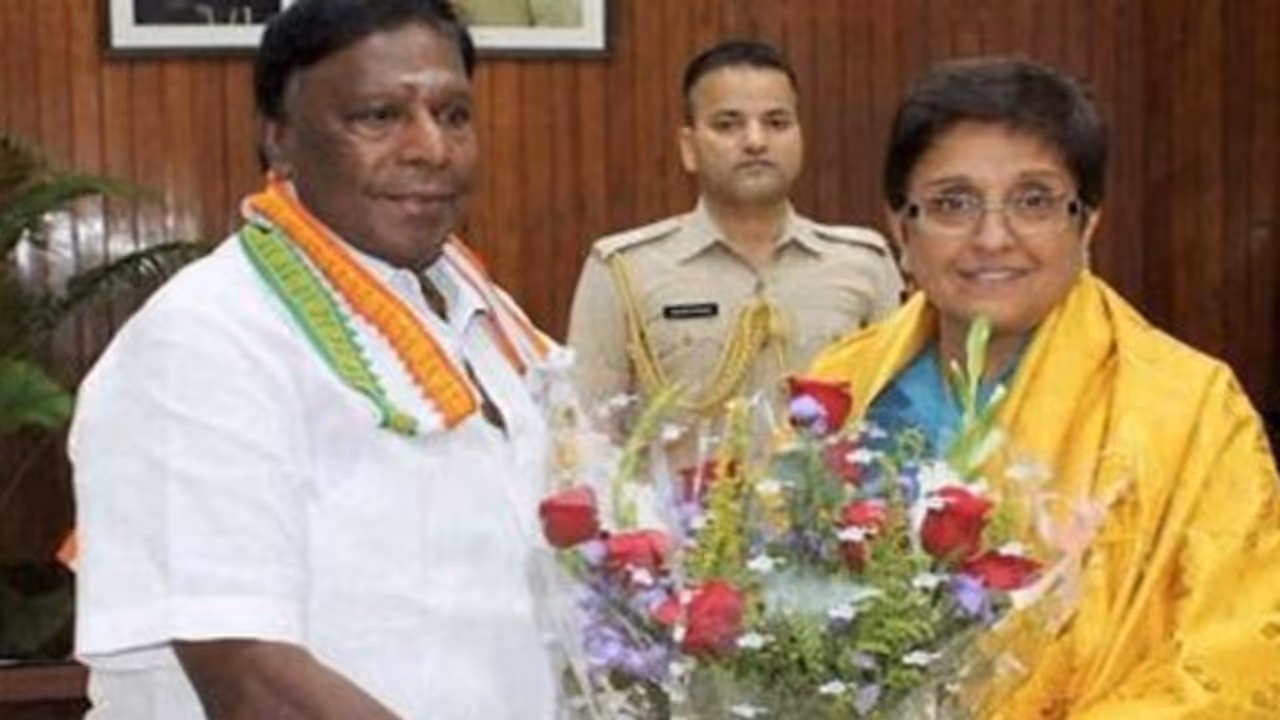 புதுச்சேரி மருத்துவகல்லூரி சீட் முறைகேடு.!! ஆதாரங்களை அழித்தது யார்? கிரண்பேடி யார் மீது சந்தேகப்படுகிறார்? புதுச்சேரி மருத்துவகல்லூரி சீட் முறைகேடு.!! ஆதாரங்களை அழித்தது யார்? கிரண்பேடி யார் மீது சந்தேகப்படுகிறார்?