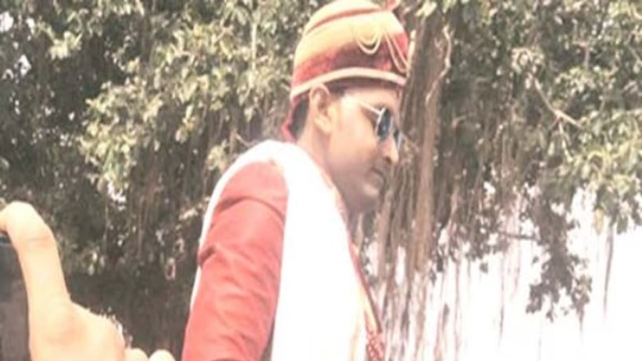 குஜராத்தில் தொடரும் தீண்டாமைக் கொடுமை…. குதிரையில் வந்த தலித் மணமகனை என்ன செய்தார்கள் தெரியுமா சாதி வெறியர்கள் ? குஜராத்தில் தொடரும் தீண்டாமைக் கொடுமை…. குதிரையில் வந்த தலித் மணமகனை என்ன செய்தார்கள் தெரியுமா சாதி வெறியர்கள் ?