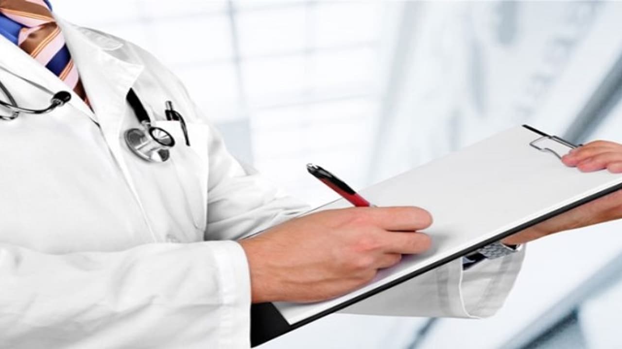 மருத்துவச் செலவைப் பார்த்து பயப்படாதீங்க…. டாக்டர் சான்றிதழ் இல்லாமல் பி.எப். பணத்தை எடுக்கலாம் 