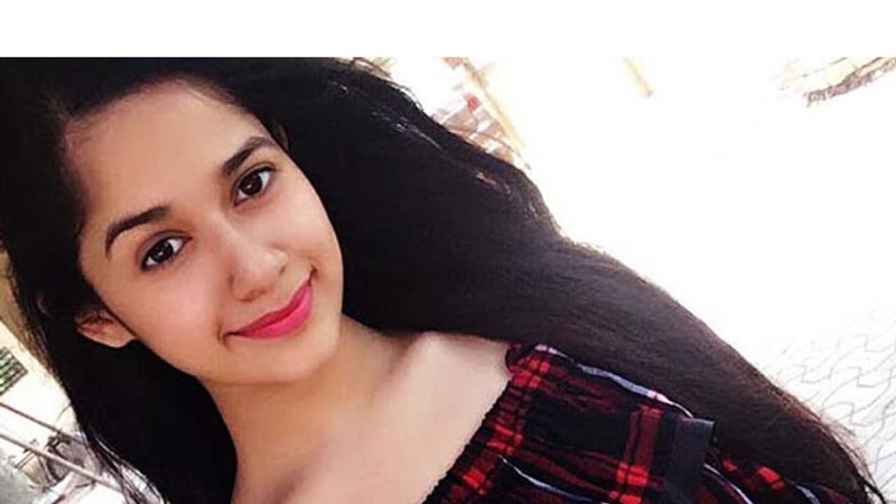 ചുണ്ടില് ചുംബിക്കാന് ആവശ്യപ്പെട്ടു; സീരിയല് നടിയുടെ വെളിപ്പെടുത്തല് ചുണ്ടില് ചുംബിക്കാന് ആവശ്യപ്പെട്ടു; സീരിയല് നടിയുടെ വെളിപ്പെടുത്തല്