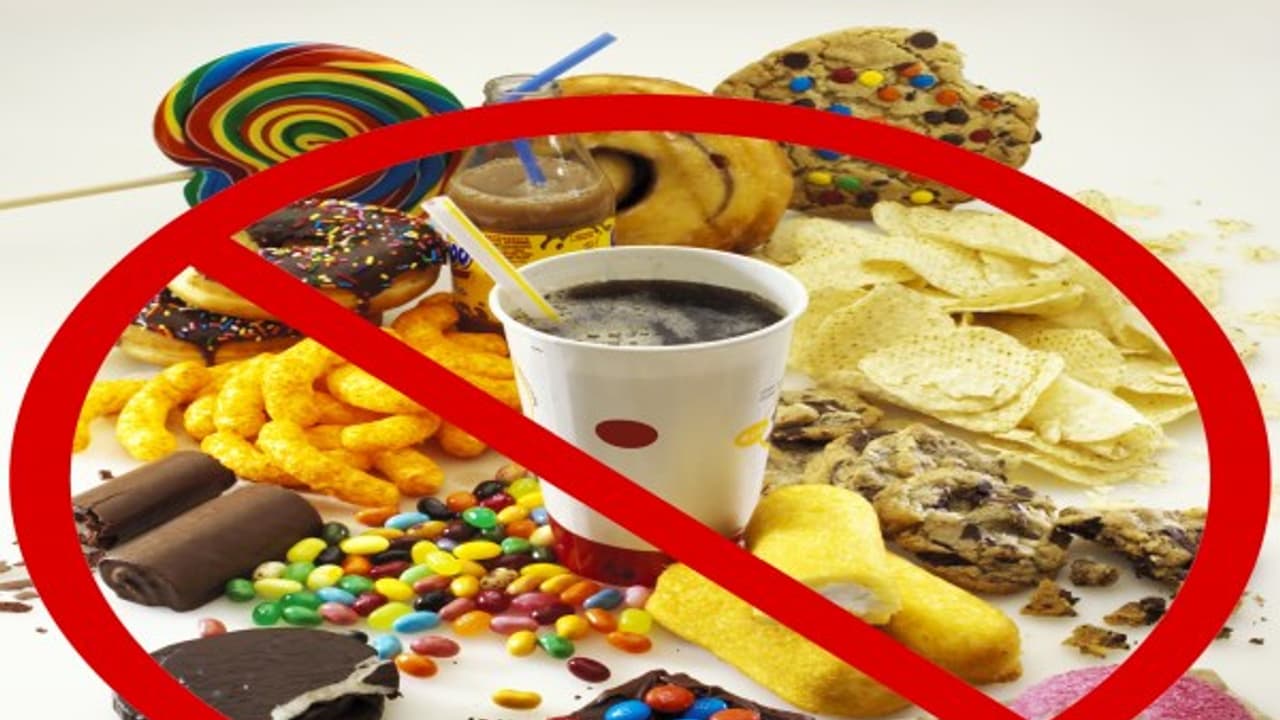 உஷார்: சிப்ஸ், கோக், பாட்டில் ஜூஸ், சர்க்கை – இவையெல்லாம் கிட்னியில் கல்லை உருவாக்கும் வில்லன்கள். உஷார்: சிப்ஸ், கோக், பாட்டில் ஜூஸ், சர்க்கை – இவையெல்லாம் கிட்னியில் கல்லை உருவாக்கும் வில்லன்கள்.