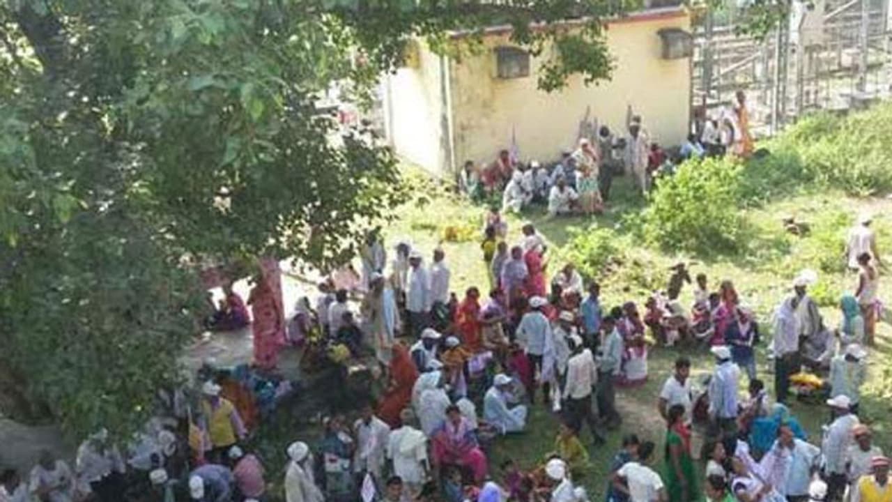 ವಾರಾಣಸಿಯಲ್ಲಿ ಕಾಲ್ತುಳಿತ: 24ಕ್ಕೂ ಹೆಚ್ಚು ಮಂದಿ ಸಾವು ವಾರಾಣಸಿಯಲ್ಲಿ ಕಾಲ್ತುಳಿತ: 24ಕ್ಕೂ ಹೆಚ್ಚು ಮಂದಿ ಸಾವು