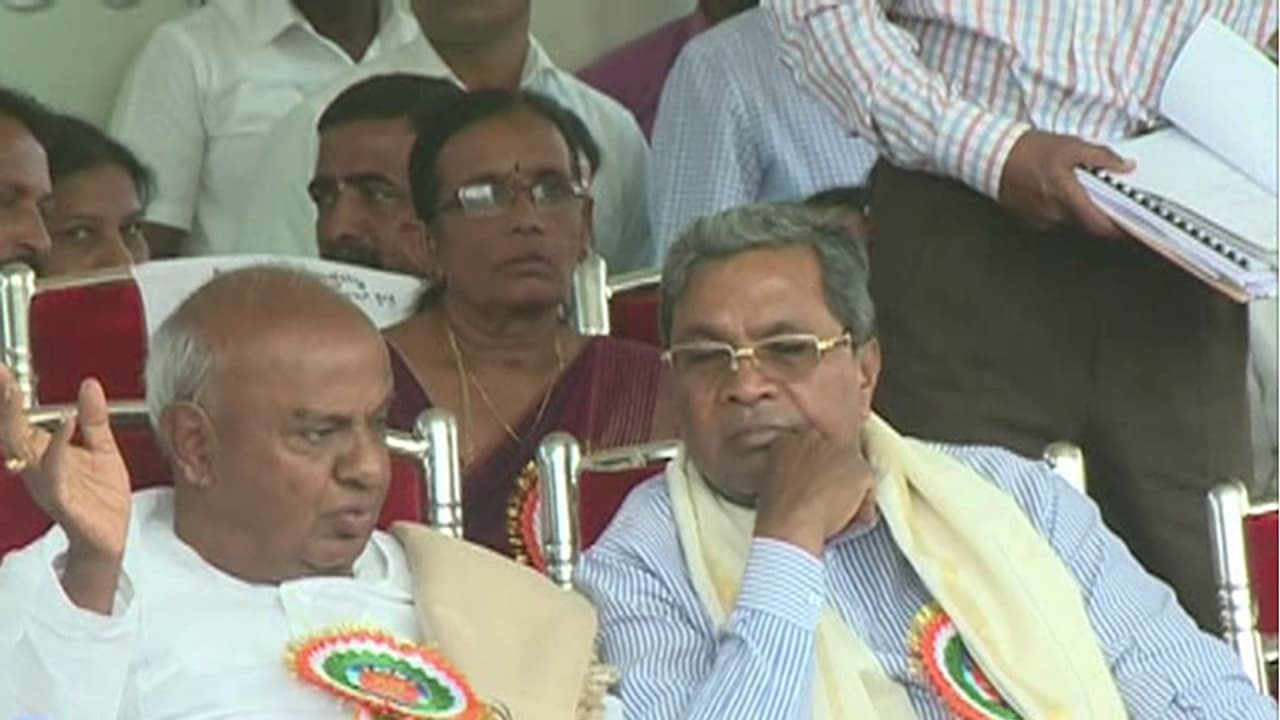 ಸರಕಾರ ಉಳಿಸಲು ಮಾಜಿ ಸಿಎಂ ಸಿದ್ದುಗೆ ದೇವೇಗೌಡರ ಕಿವಿಮಾತು