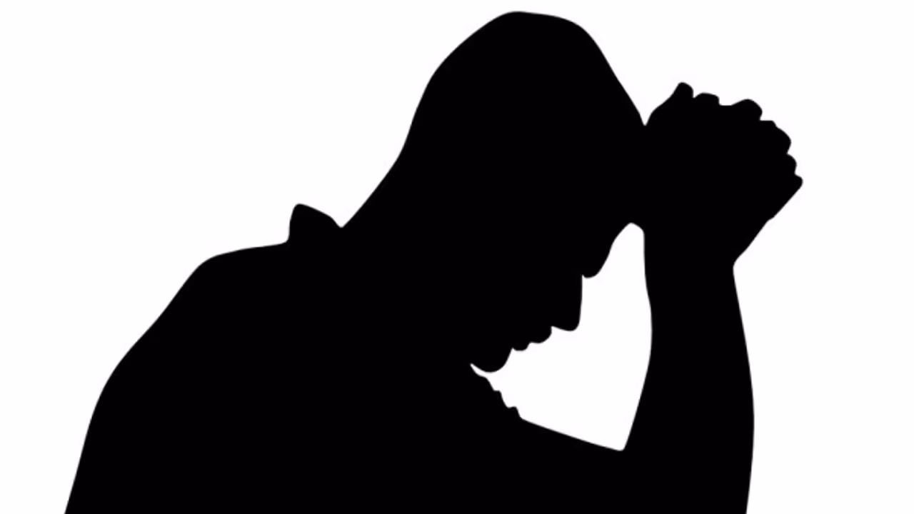 இளம் நடிகருக்கு தற்கொலை மிரட்டல் விடுத்த ரசிகை! என்ன செய்தார் தெரியுமா? இளம் நடிகருக்கு தற்கொலை மிரட்டல் விடுத்த ரசிகை! என்ன செய்தார் தெரியுமா?