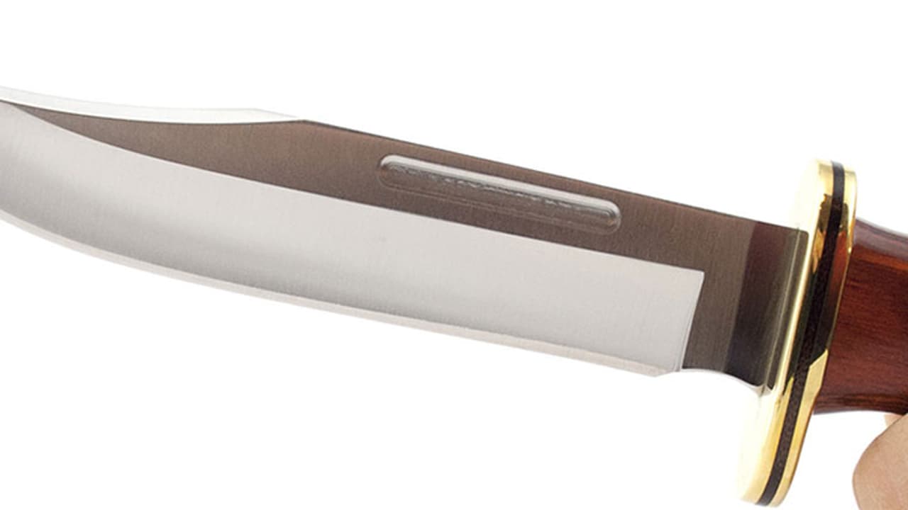 Woman stabs harassing husband, surrenders with knife Woman stabs harassing husband, surrenders with knife