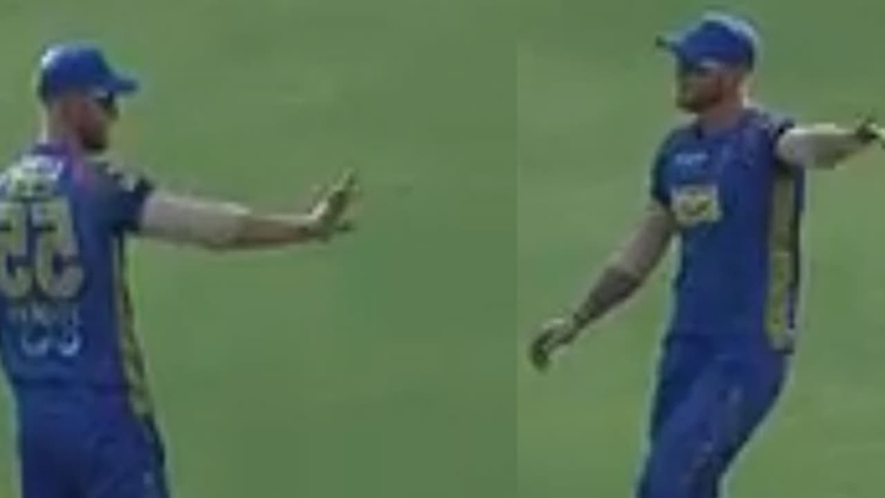 ഡൈവ് ചെയ്ത പന്ത് കൈപ്പിടിയിലിരുന്നിട്ടും ഔട്ട് അല്ലെന്ന് വിളിച്ച് പറഞ്ഞ് സ്റ്റോക്ക്; പ്രശംസിച്ച് ആരാധകര് ഡൈവ് ചെയ്ത പന്ത് കൈപ്പിടിയിലിരുന്നിട്ടും ഔട്ട് അല്ലെന്ന് വിളിച്ച് പറഞ്ഞ് സ്റ്റോക്ക്; പ്രശംസിച്ച് ആരാധകര്