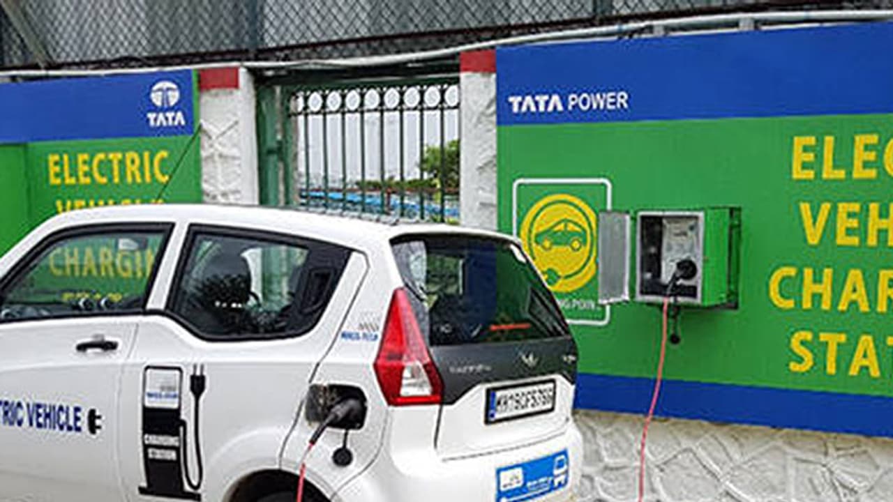 ടാറ്റയുടെ ആദ്യ ഇലക്ട്രിക് ചാര്‍ജ്ജിംഗ് സ്റ്റേഷന്‍ മുംബൈയില്‍