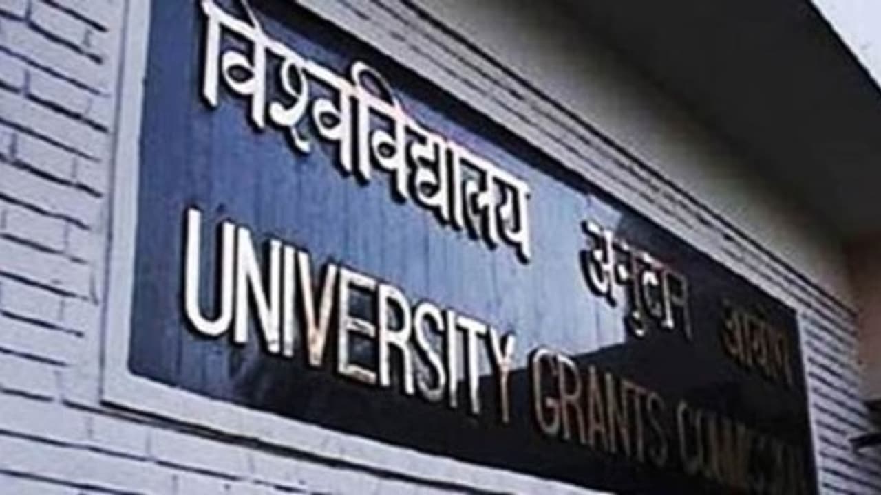 കൊവിഡ് 19: യൂണിവേഴ്സിറ്റികളും കോളേജുകളും ബോധവത്കരണത്തിൽ മുഴുകണമെന്ന് യുജിസി ചെയർമാൻ