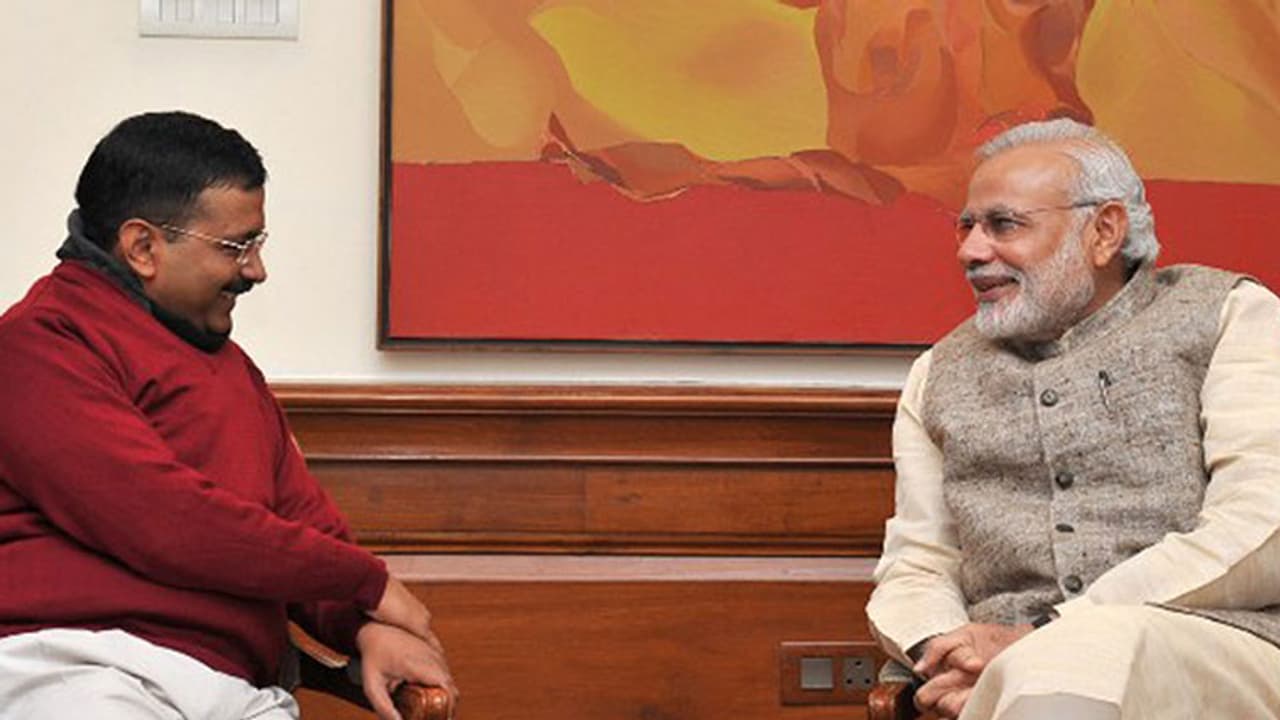 കോവിഡ് 19: ആശങ്ക വേണ്ടെന്ന് പ്രധാനമന്ത്രി, കെജ്രിവാള് മോദിയെ കണ്ടു കോവിഡ് 19: ആശങ്ക വേണ്ടെന്ന് പ്രധാനമന്ത്രി, കെജ്രിവാള് മോദിയെ കണ്ടു