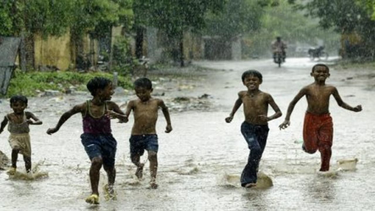 மழைக்கும் காய்ச்சலுக்கும் என்ன சம்பந்தம் ?