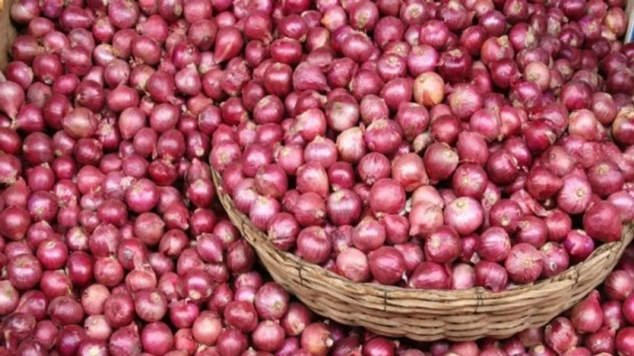 ಈರುಳ್ಳಿ ಬೆಲೆ ಗಗನಕ್ಕೆ, ಟೊಮೆಟೋ ಬೆಲೆ ಪಾತಾಳಕ್ಕೆ! ಈರುಳ್ಳಿ ಬೆಲೆ ಗಗನಕ್ಕೆ, ಟೊಮೆಟೋ ಬೆಲೆ ಪಾತಾಳಕ್ಕೆ!