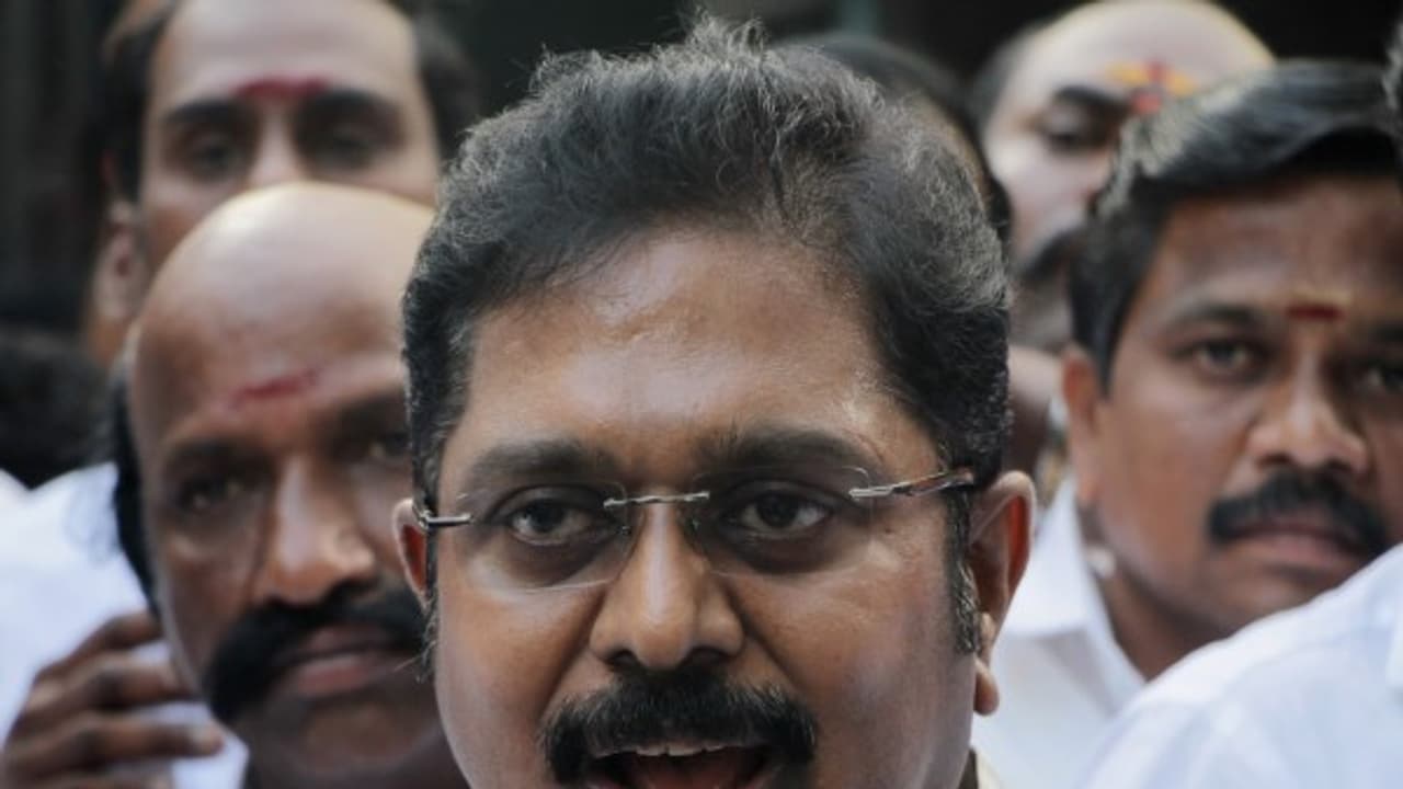 துரோகிகளை விரைவில் வீட்டிற்கு அனுப்புவோம் உறுதியாக நம்பும் டிடிவி தினகரன்..!!! துரோகிகளை விரைவில் வீட்டிற்கு அனுப்புவோம் உறுதியாக நம்பும் டிடிவி தினகரன்..!!!