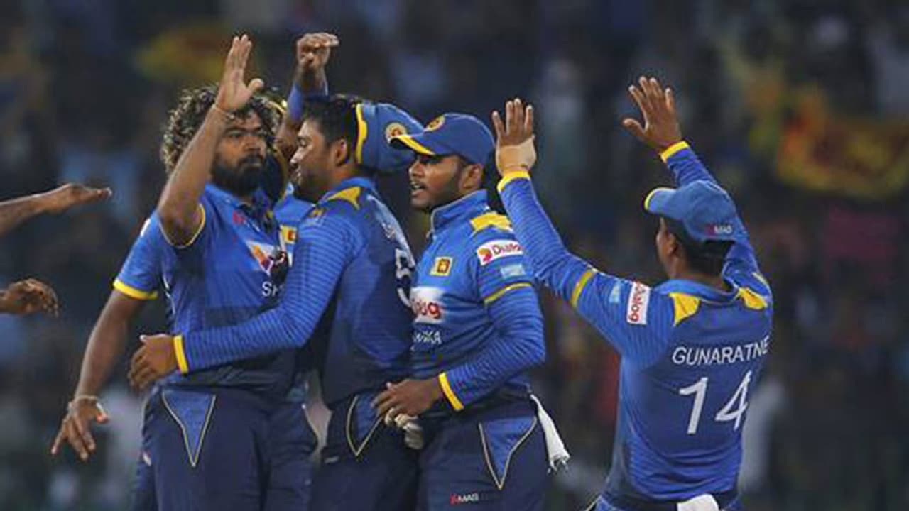 ವಿಶ್ವಕಪ್ ಟೂರ್ನಿಗೆ ಶ್ರೀಲಂಕಾ ತಂಡ ಪ್ರಕಟ ಮಾಜಿ ನಾಯಕರಿಗೆ ಸ್ಥಾನ! ವಿಶ್ವಕಪ್ ಟೂರ್ನಿಗೆ ಶ್ರೀಲಂಕಾ ತಂಡ ಪ್ರಕಟ ಮಾಜಿ ನಾಯಕರಿಗೆ ಸ್ಥಾನ!