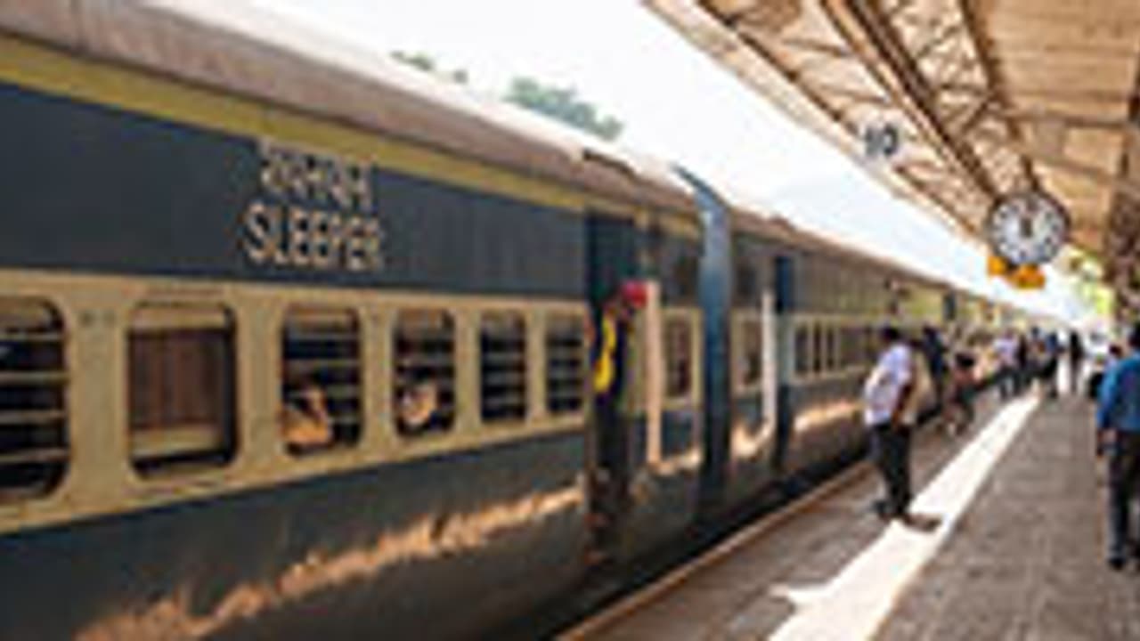 ಪ್ರಯಾಣಿಕರೆ ಗಮನಿಸಿ ಭಾರತೀಯ ರೈಲ್ವೆಯಿಂದ ನಿಮಗೊಂದು ಸಿಹಿ ಸುದ್ದಿ ಪ್ರಯಾಣಿಕರೆ ಗಮನಿಸಿ ಭಾರತೀಯ ರೈಲ್ವೆಯಿಂದ ನಿಮಗೊಂದು ಸಿಹಿ ಸುದ್ದಿ