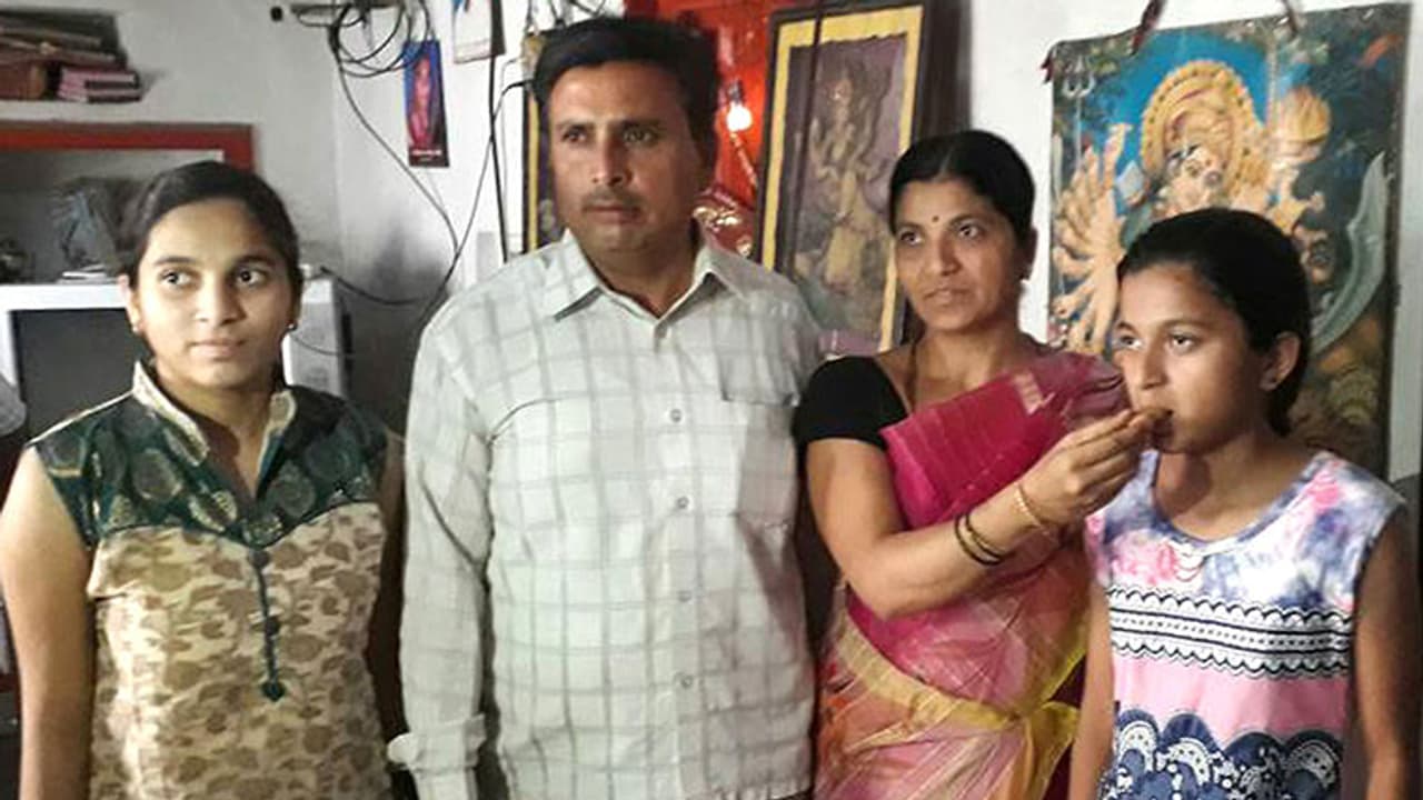 SSLC results: This weaver’s daughter scored 625, puts North Karnataka on top chart SSLC results: This weaver’s daughter scored 625, puts North Karnataka on top chart