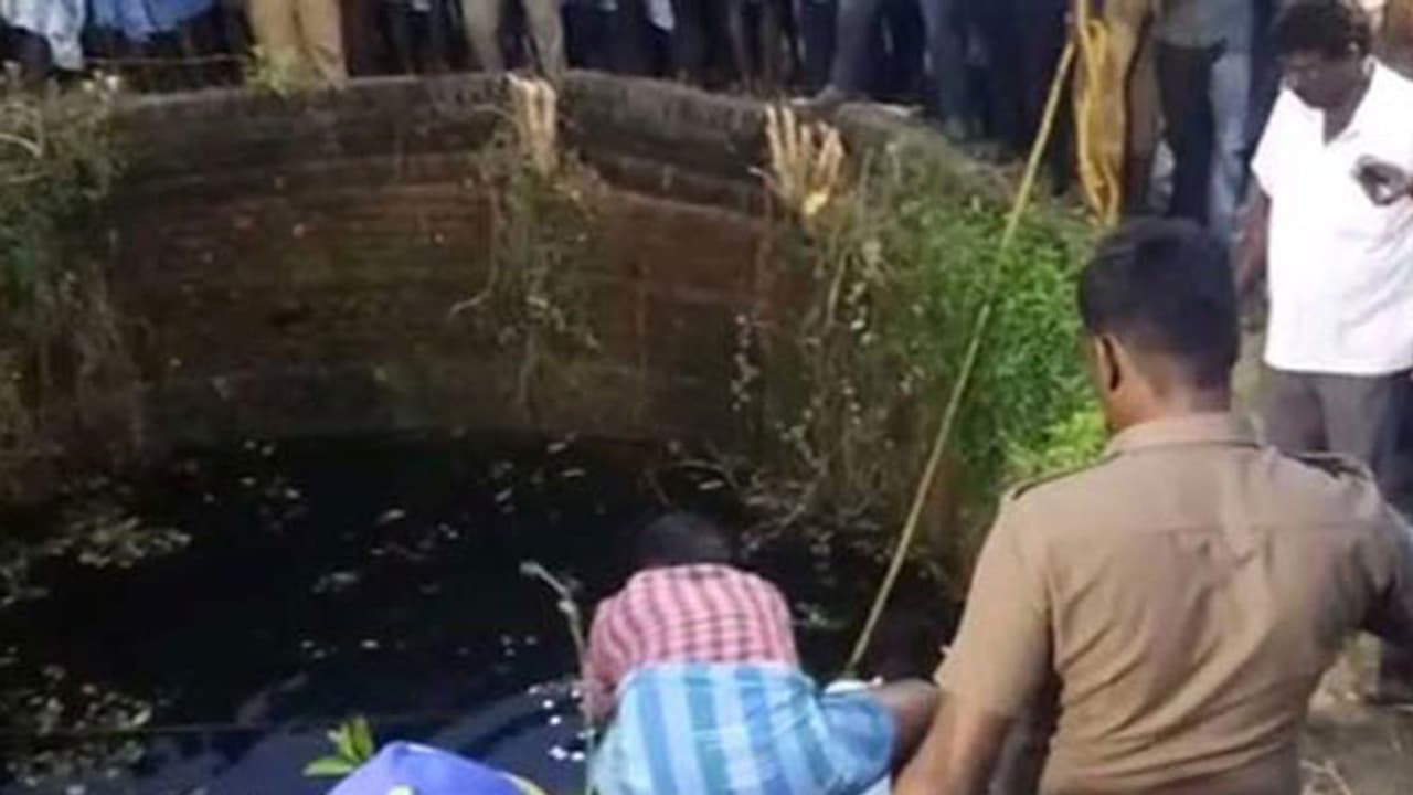 വെല്ലൂരിലെ വിദ്യാർഥിനികൾ കൂട്ടആത്മഹത്യ: പിന്നില് ജാതീയ അധിക്ഷേപം വെല്ലൂരിലെ വിദ്യാർഥിനികൾ കൂട്ടആത്മഹത്യ: പിന്നില് ജാതീയ അധിക്ഷേപം