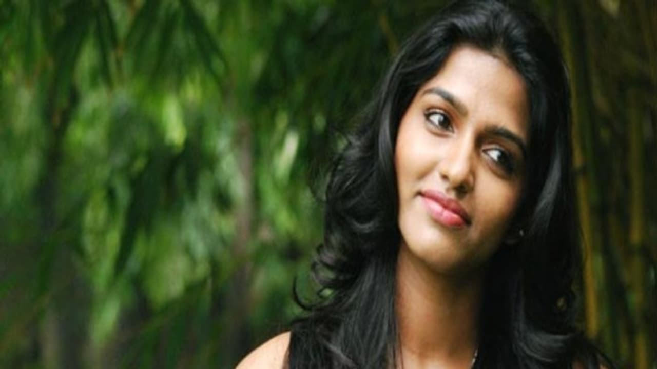 'மேளா' வில் பேய்யாக மிரட்ட வரும் தன்ஷிகா...! 