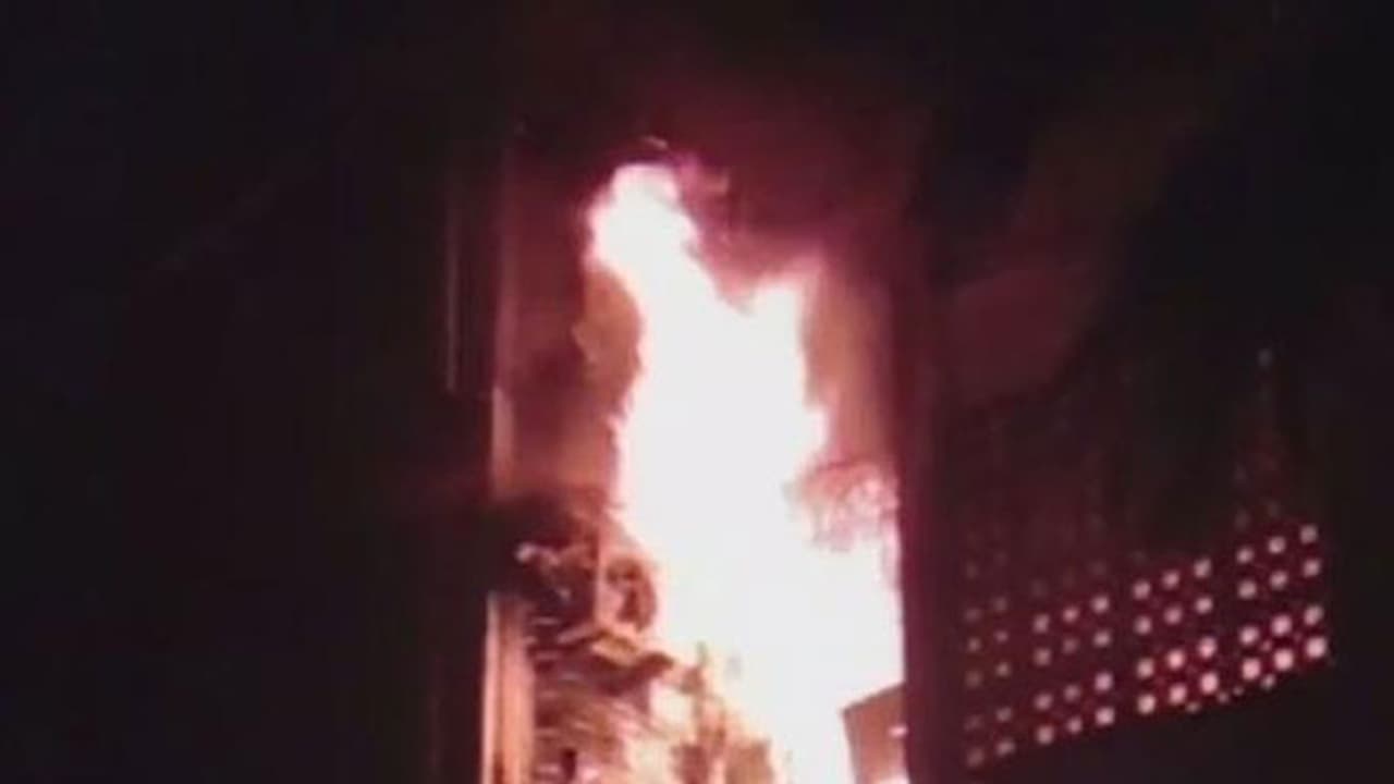 ভয়াবহ অগ্নিকাণ্ড, ঘটনাস্থলে উপস্থিত দমকলের ৯ টি ইঞ্জিন