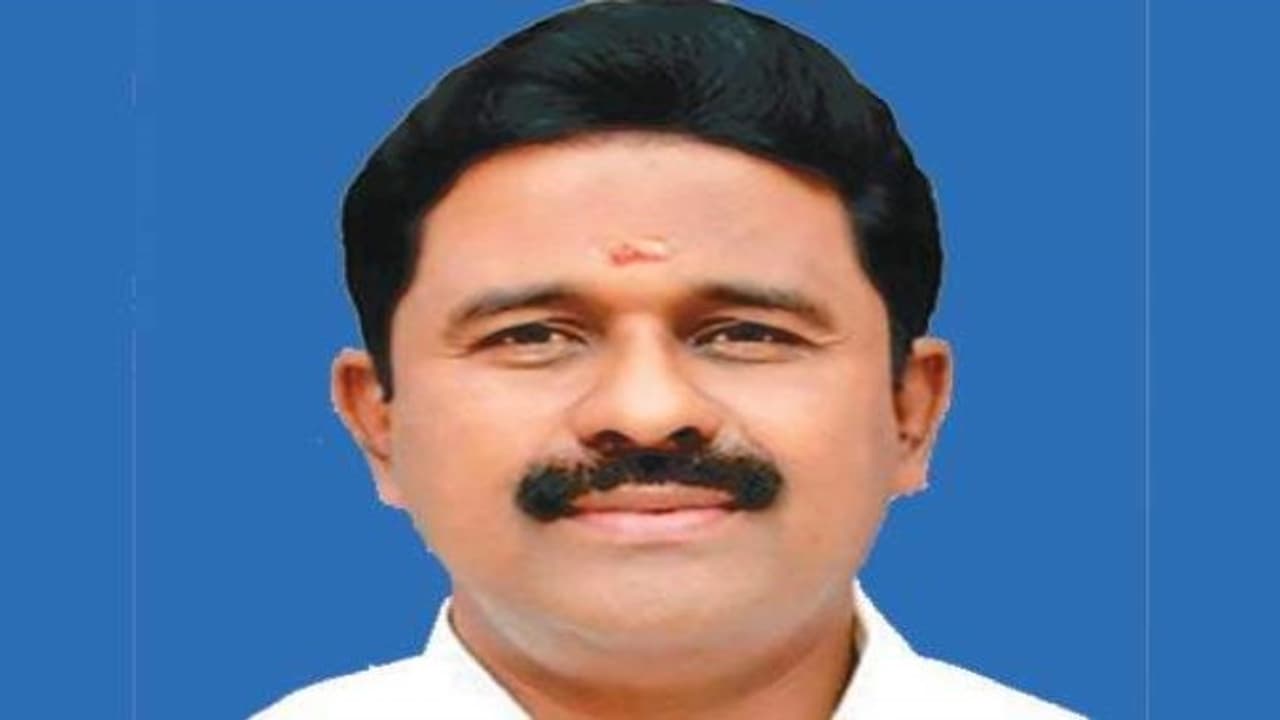 தமிழகத்தில் மேலும் 3மாதங்களுக்கு இலவச ரேசன் பொருள்கள் வழங்க தமிழக அரசு திட்டம்.!! தமிழகத்தில் மேலும் 3மாதங்களுக்கு இலவச ரேசன் பொருள்கள் வழங்க தமிழக அரசு திட்டம்.!!