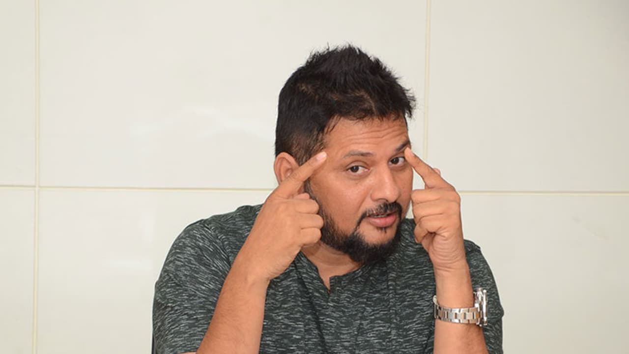 సురేందర్ రెడ్డి కోరిక తీరుతుందా.. క్రేజీ హీరోతో సినిమా! సురేందర్ రెడ్డి కోరిక తీరుతుందా.. క్రేజీ హీరోతో సినిమా!